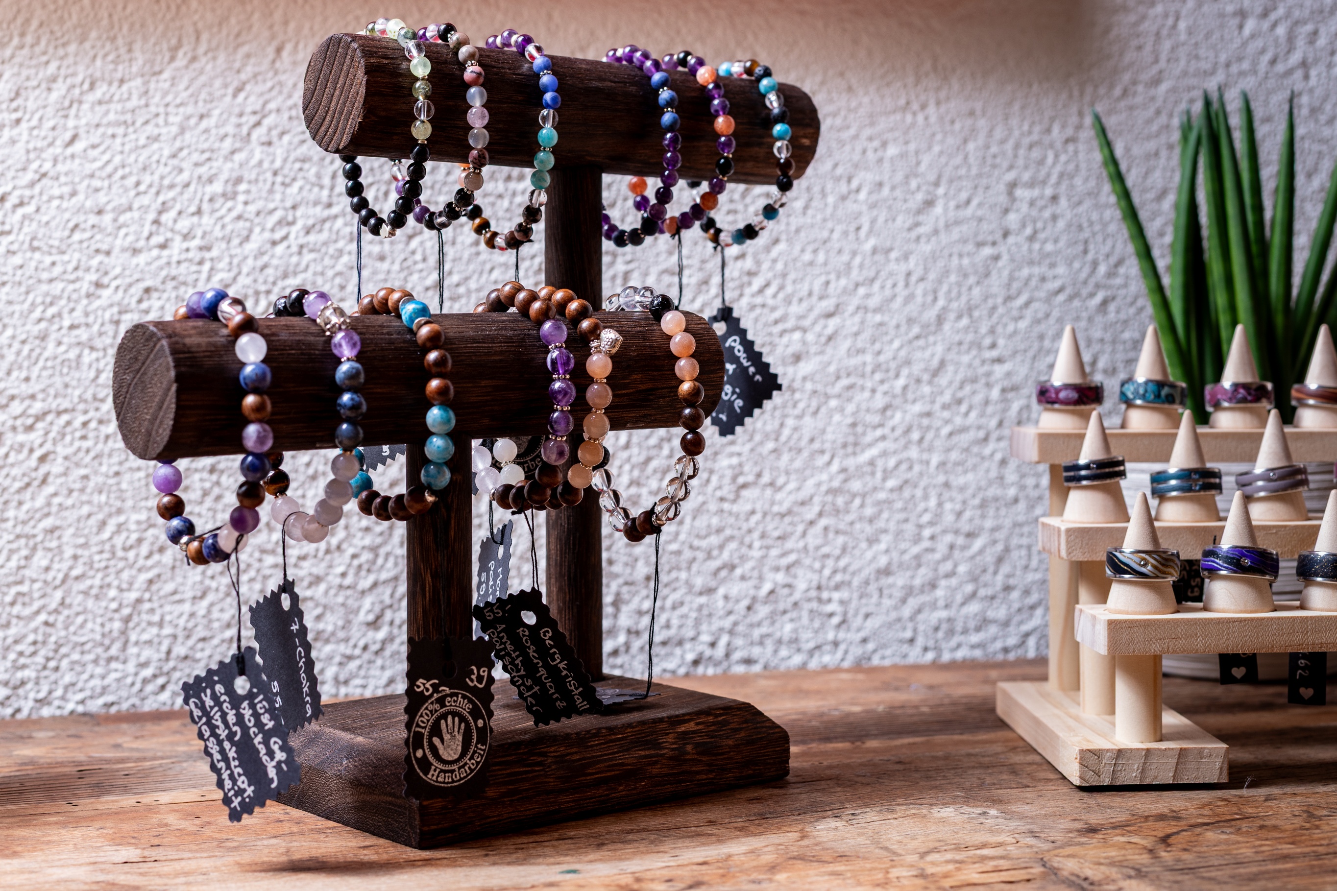 Handgefertigte edelstein armbaender – Chantal von Allmen, Rapperswil