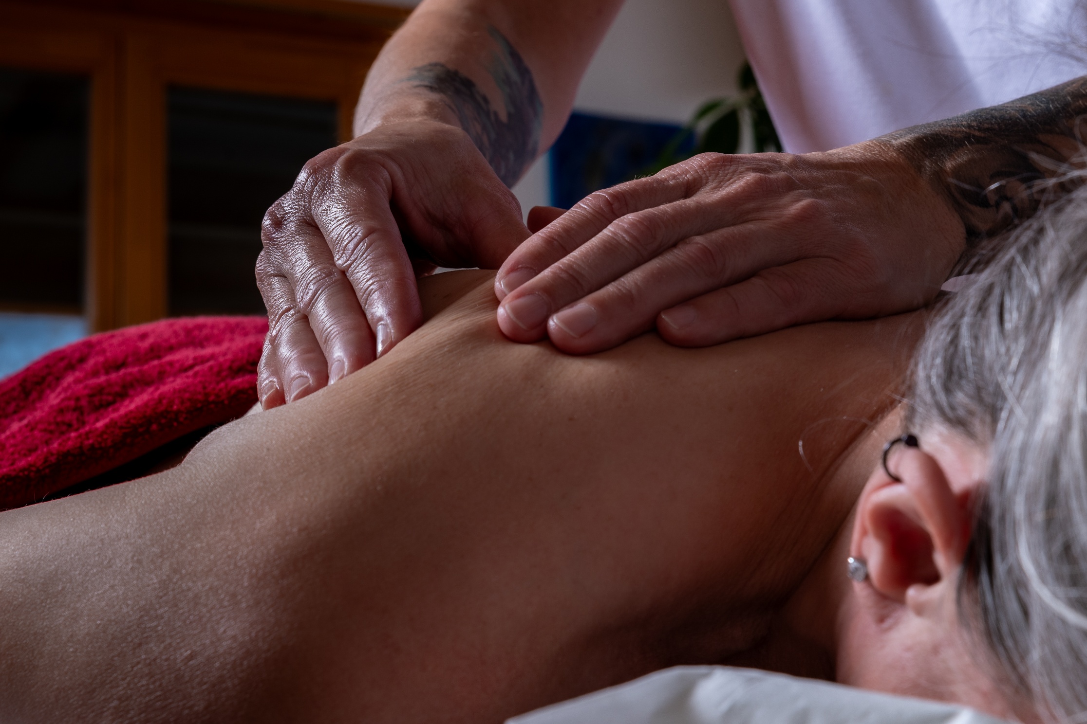 Nackenmassage detail – Chantal von Allmen, Rapperswil